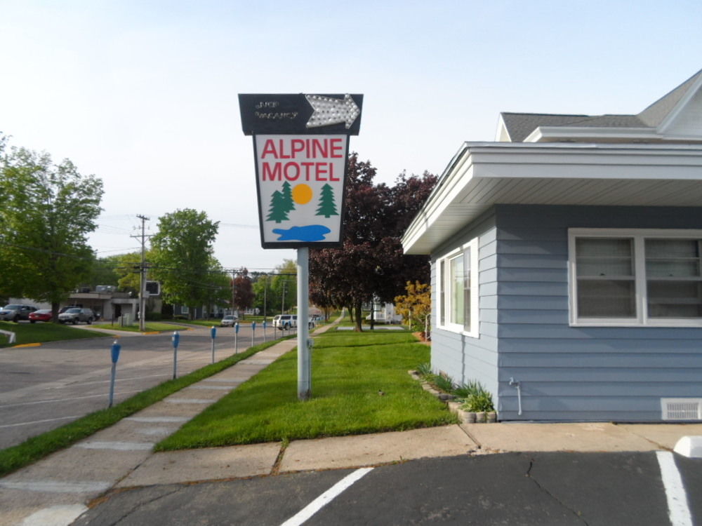 Alpine Motel In Heart Of Wisconsin Dells Downtown. Dış mekan fotoğraf