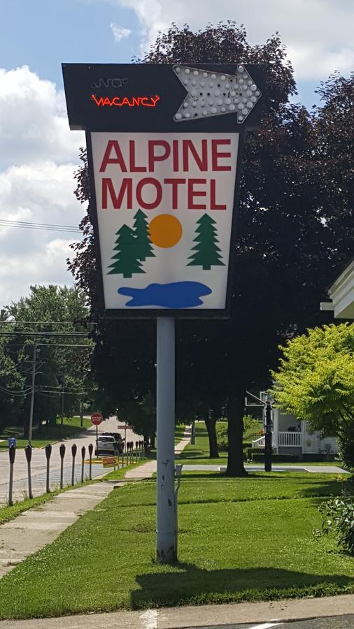 Alpine Motel In Heart Of Wisconsin Dells Downtown. Dış mekan fotoğraf